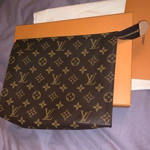 Louis Vuitton toiletry pouch 26